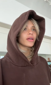Nessa Barrett – Hot video !!!