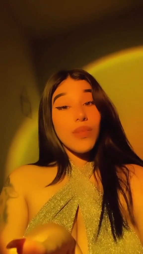 Amy Winos – hot new video !!!