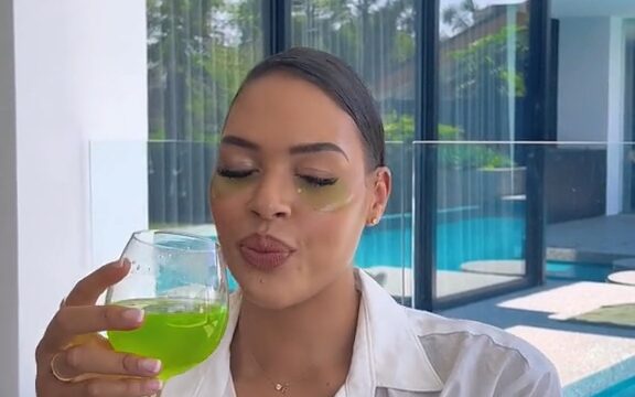 Liz Cambage relax so sexy