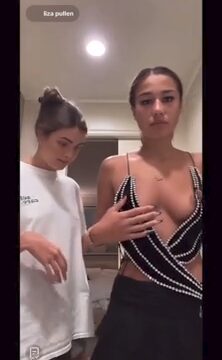 ppwyang Vip Onlyfans Nude Nipslip W/ friend