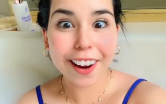 Britneyyy Nude Playing In Bathub Hot OLF Video