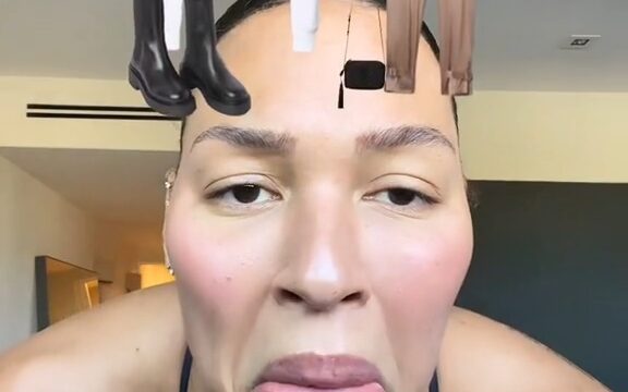 Liz Cambage hot video