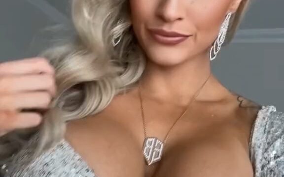 Ebanie Bridges Hot nude show big boobs