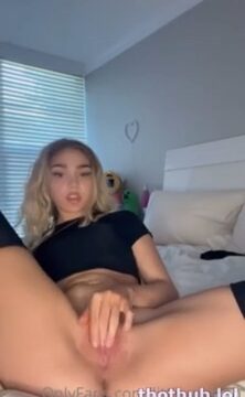 Little Warren Masturbation on bedroom New Video