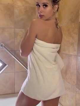 NOELLE LEYVA Nude Masturbating In Bathroom