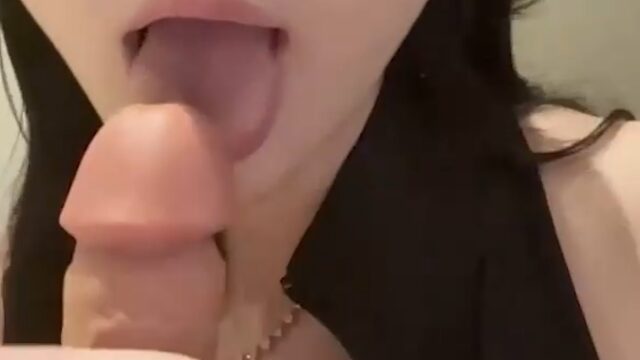 Anna Paul Sucking With Big Dildo – New Video