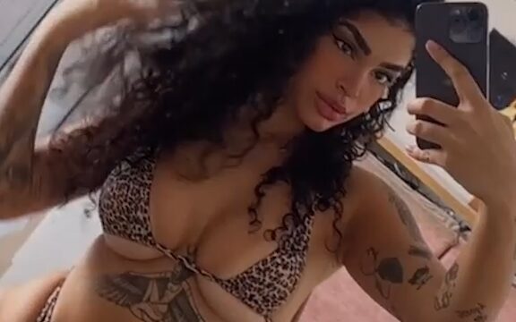 Bianca Censori Onlyfans Leak – Show Body in front of the mirror